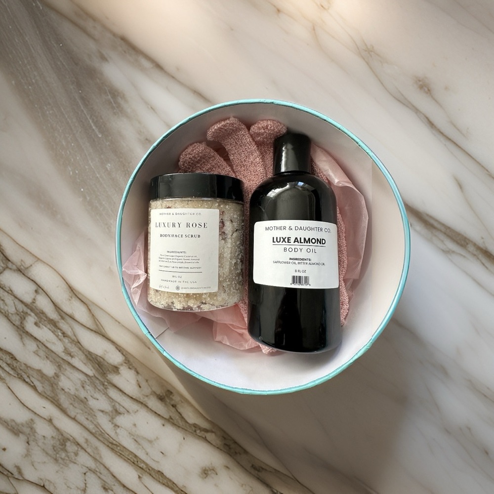 Gift set of 8 oz body scrub and Almond body oil